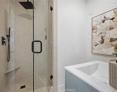 6845 Aura Avenue - Photo Thumbnail 17