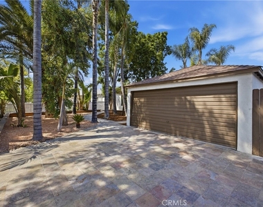 6845 Aura Avenue - Photo Thumbnail 1