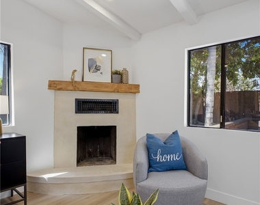 6845 Aura Avenue - Photo Thumbnail 9