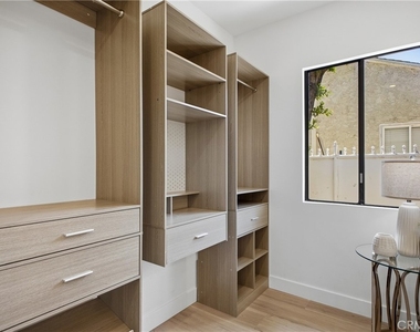 6845 Aura Avenue - Photo Thumbnail 23