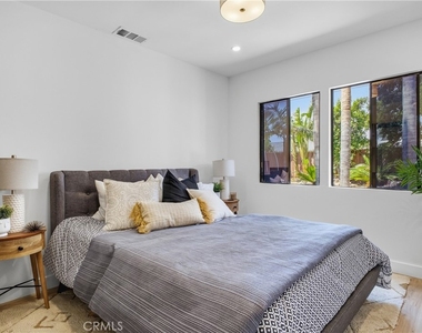 6845 Aura Avenue - Photo Thumbnail 24