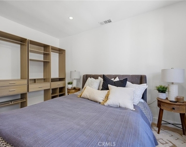 6845 Aura Avenue - Photo Thumbnail 25