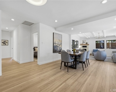 6845 Aura Avenue - Photo Thumbnail 5
