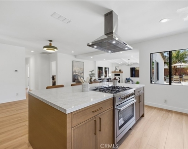 6845 Aura Avenue - Photo Thumbnail 15