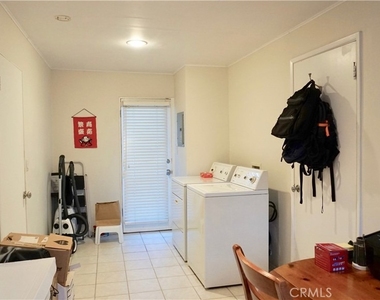 4435 Caledonia Way - Photo Thumbnail 14