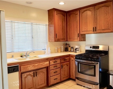4435 Caledonia Way - Photo Thumbnail 8
