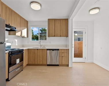 6661 Beck Avenue - Photo Thumbnail 7