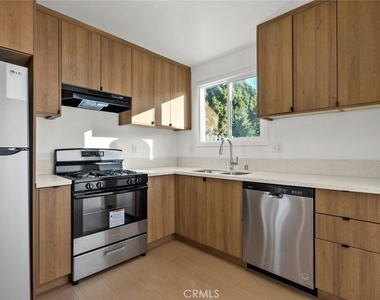 6661 Beck Avenue - Photo Thumbnail 8