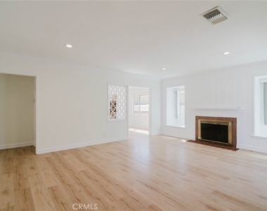 2007 W Kenneth Road - Photo Thumbnail 2