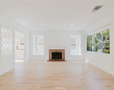 2007 W Kenneth Road - Photo Thumbnail 3