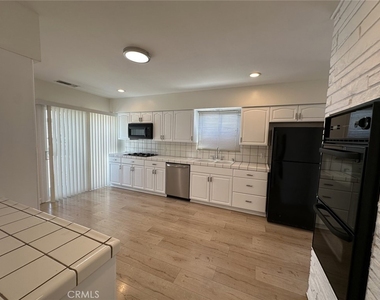 2007 W Kenneth Road - Photo Thumbnail 9