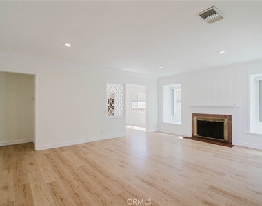 2007 W Kenneth Road - Photo Thumbnail 2