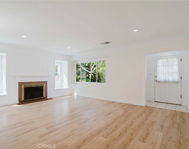 2007 W Kenneth Road - Photo Thumbnail 4