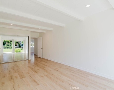 2007 W Kenneth Road - Photo Thumbnail 10