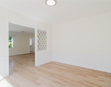 2007 W Kenneth Road - Photo Thumbnail 7