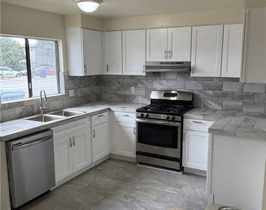 9229 Stewart And Gray Road - Photo Thumbnail 6