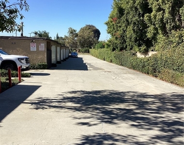 790 Juanita Ave #b - Photo Thumbnail 2