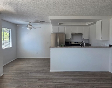 790 Juanita Ave #b - Photo Thumbnail 5