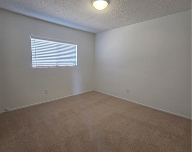 790 Juanita Ave #b - Photo Thumbnail 12