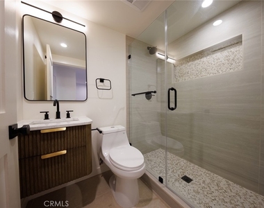 5933 Comey Avenue - Photo Thumbnail 23