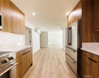 5933 Comey Avenue - Photo Thumbnail 14