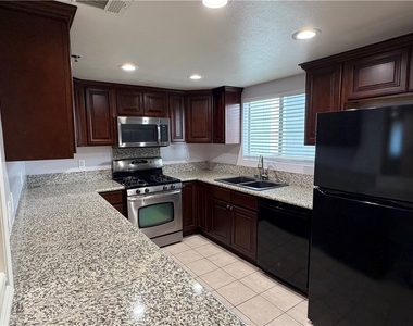 625 E Del Mar Boulevard - Photo Thumbnail 5