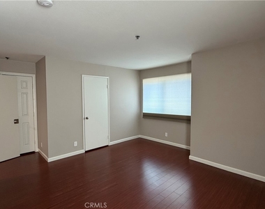 625 E Del Mar Boulevard - Photo Thumbnail 13