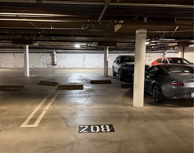 625 E Del Mar Boulevard - Photo Thumbnail 19