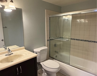 625 E Del Mar Boulevard - Photo Thumbnail 11