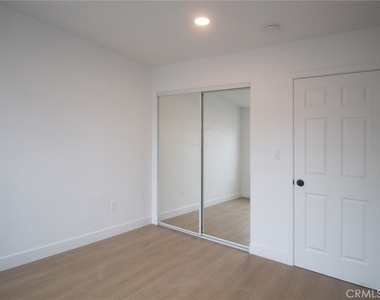 2216 Continental Avenue - Photo Thumbnail 5