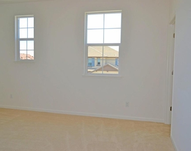 2602 Brookshire St - Photo Thumbnail 7