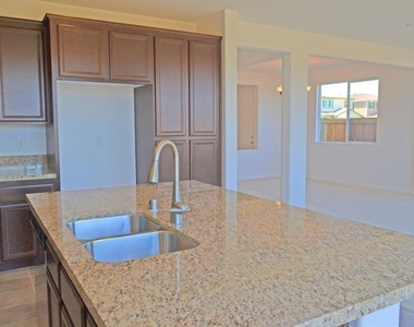 2602 Brookshire St - Photo Thumbnail 3