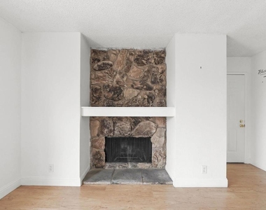 981 Cheryl Ann Cir - Photo Thumbnail 2