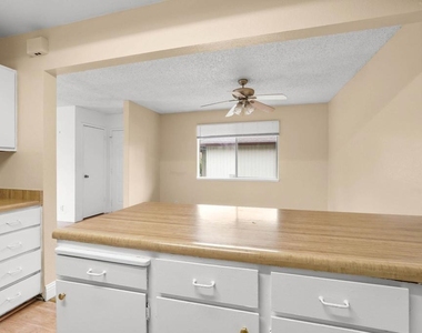 981 Cheryl Ann Cir - Photo Thumbnail 8