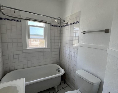 2249 Spaulding Ave - Photo Thumbnail 3
