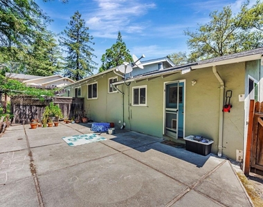 2050 Donald Dr - Photo Thumbnail 14