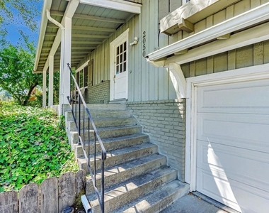 2050 Donald Dr - Photo Thumbnail 1