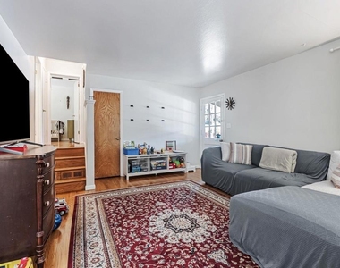 2050 Donald Dr - Photo Thumbnail 5