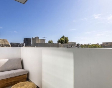 137 N Doheny Drive - Photo Thumbnail 29