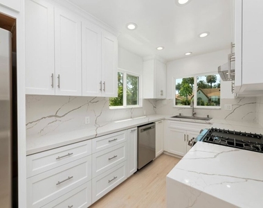 2316 Selby Avenue - Photo Thumbnail 12