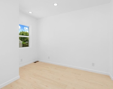 2316 Selby Avenue - Photo Thumbnail 20