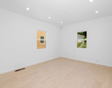 2316 Selby Avenue - Photo Thumbnail 23
