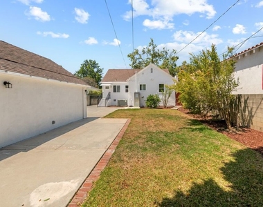 2316 Selby Avenue - Photo Thumbnail 32