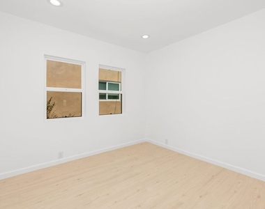 2316 Selby Avenue - Photo Thumbnail 18