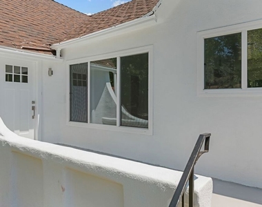 2316 Selby Avenue - Photo Thumbnail 3