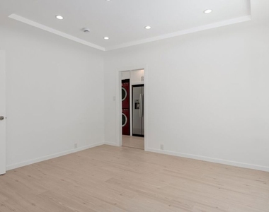 2316 Selby Avenue - Photo Thumbnail 9