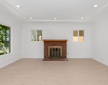 2316 Selby Avenue - Photo Thumbnail 5