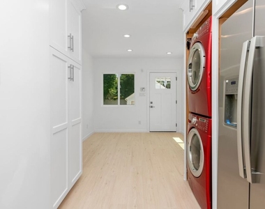 2316 Selby Avenue - Photo Thumbnail 15