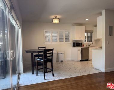 1601 Veteran Avenue - Photo Thumbnail 13