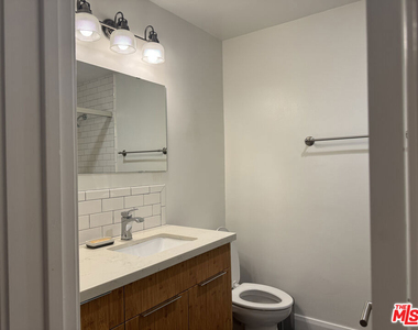 1601 Veteran Avenue - Photo Thumbnail 15